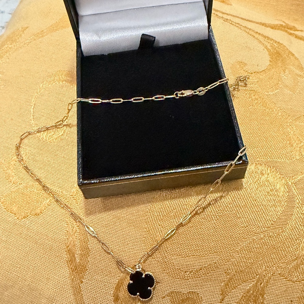 14k solid Gold and Black Pendant Necklace - Picture 9 of 11